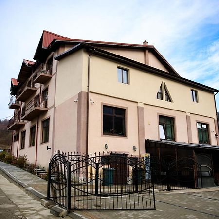Pensiunea Grande Lepsa Lepşa Exterior foto