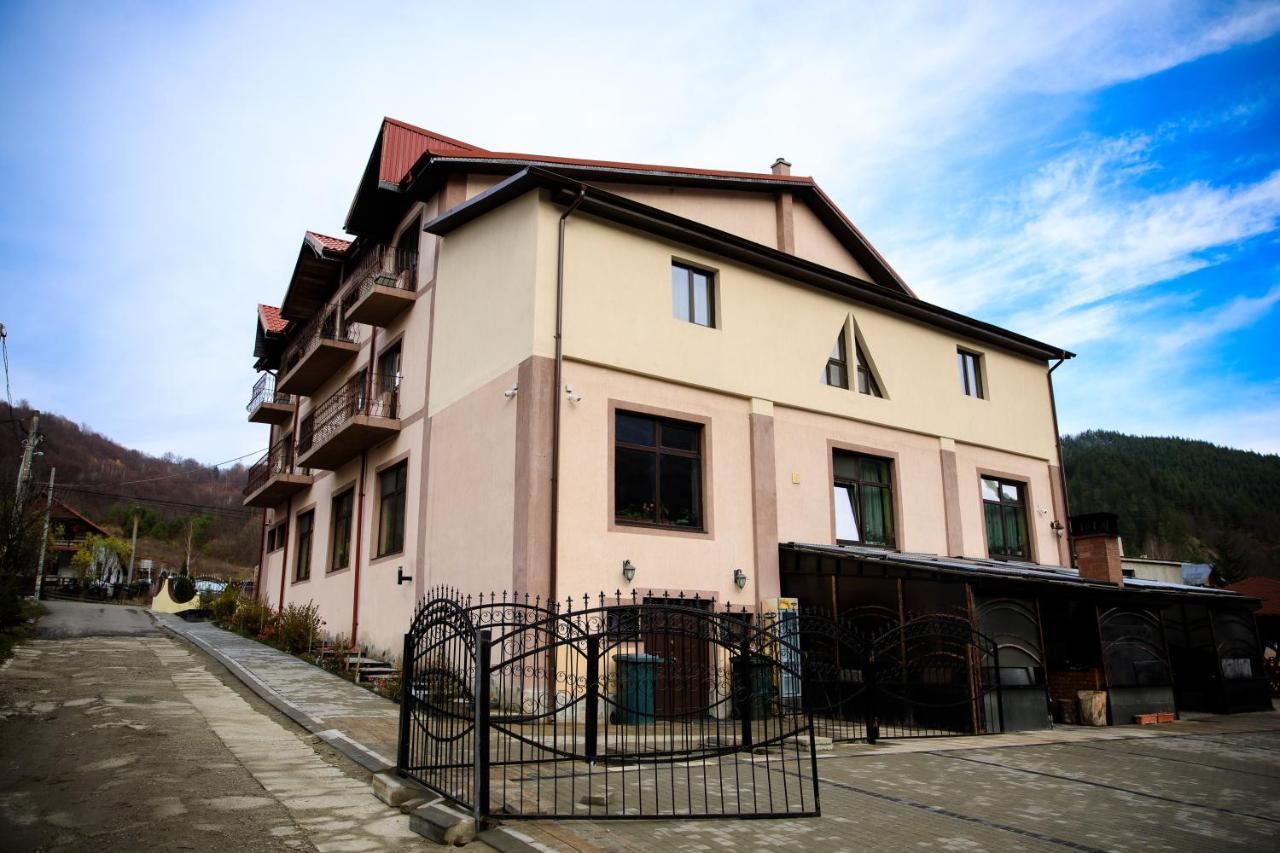 Pensiunea Grande Lepsa Lepşa Exterior foto